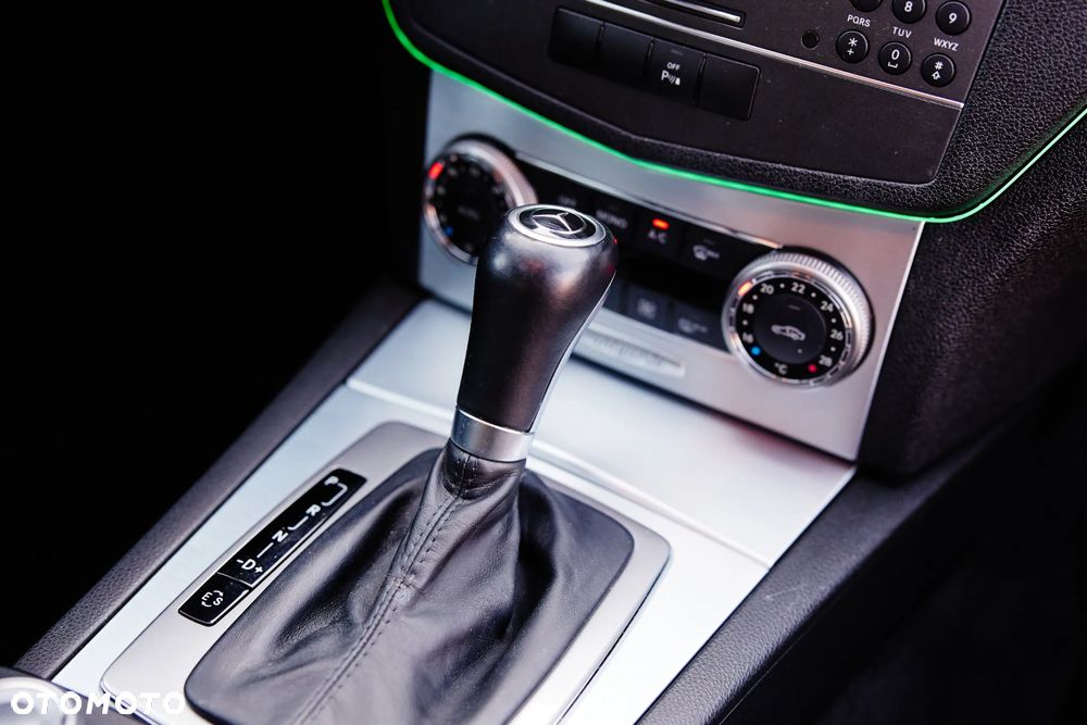 Mercedes-Benz Klasa C 220 CDI 7G-TRONIC Avantgarde Edition - 29