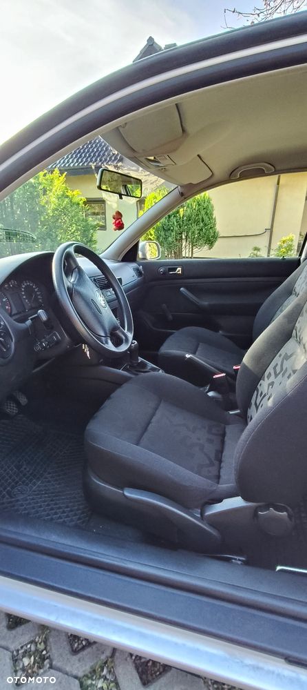 Volkswagen Golf 1.6 - 7