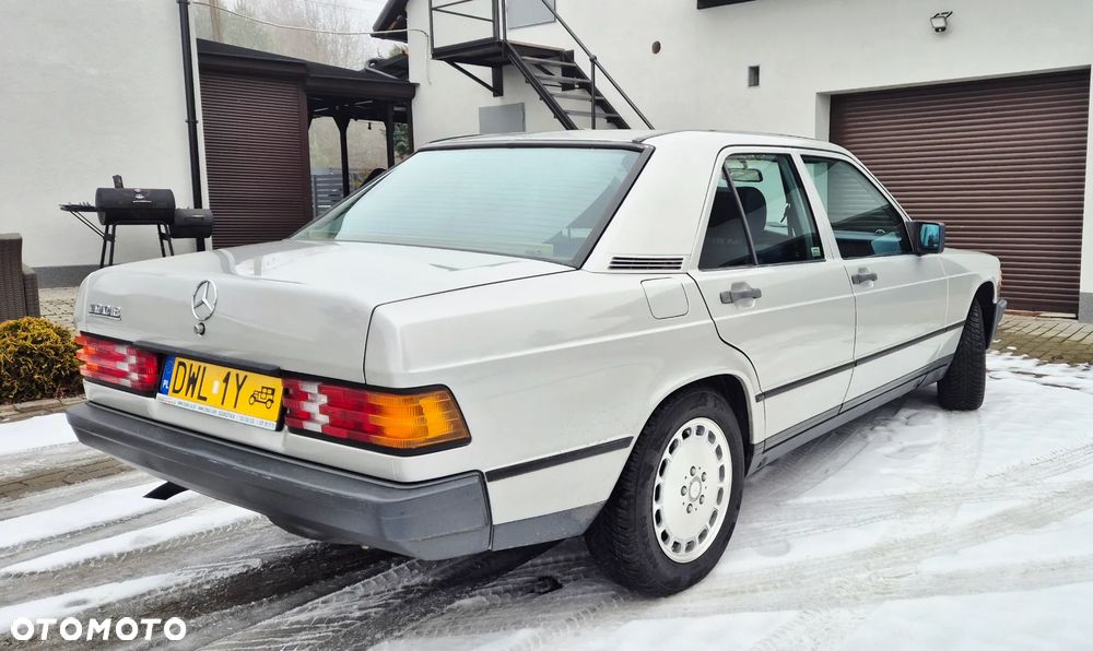 Mercedes-Benz W201 (190) - 5