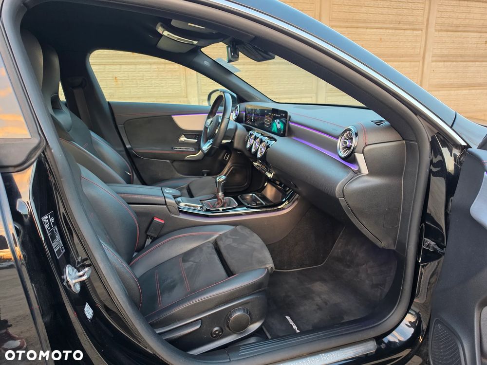 Mercedes-Benz CLA 180 AMG Line - 13