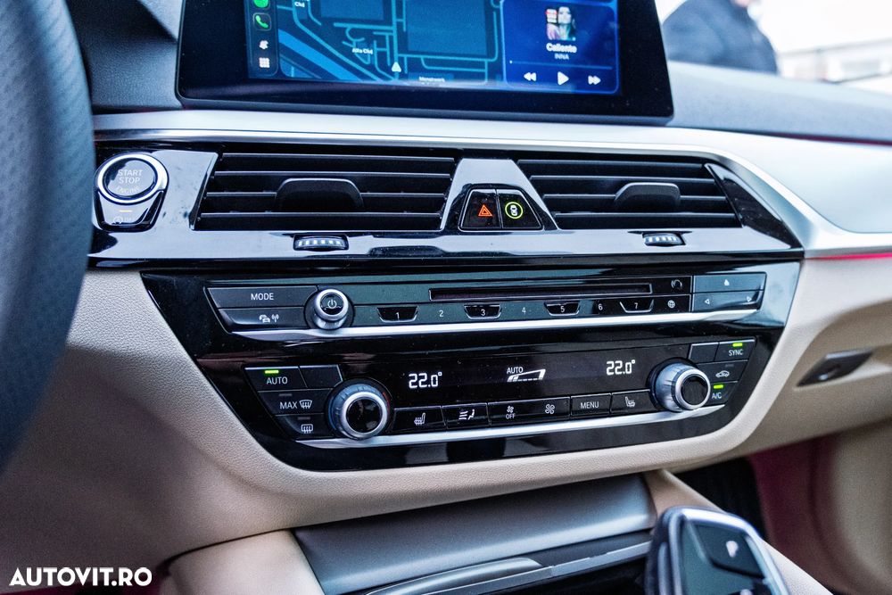 BMW Seria 5 520d Aut. Luxury Line - 12