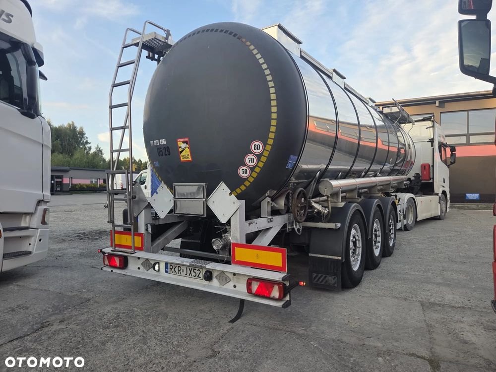 Feldbinder ADR L4BH 30000 litrów - 2