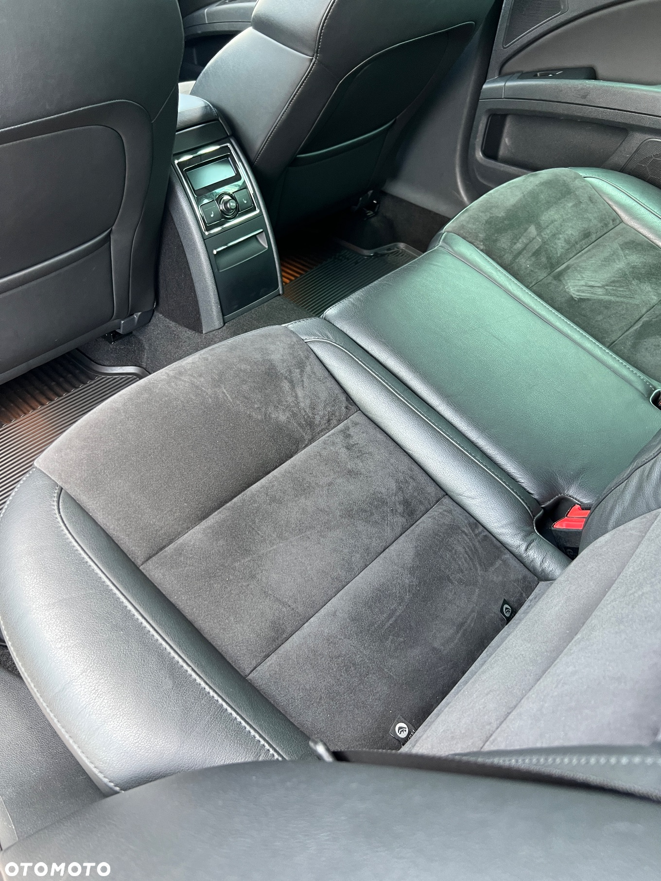 Skoda Superb 2.0 TDI 4x4 DSG Exclusive - 25