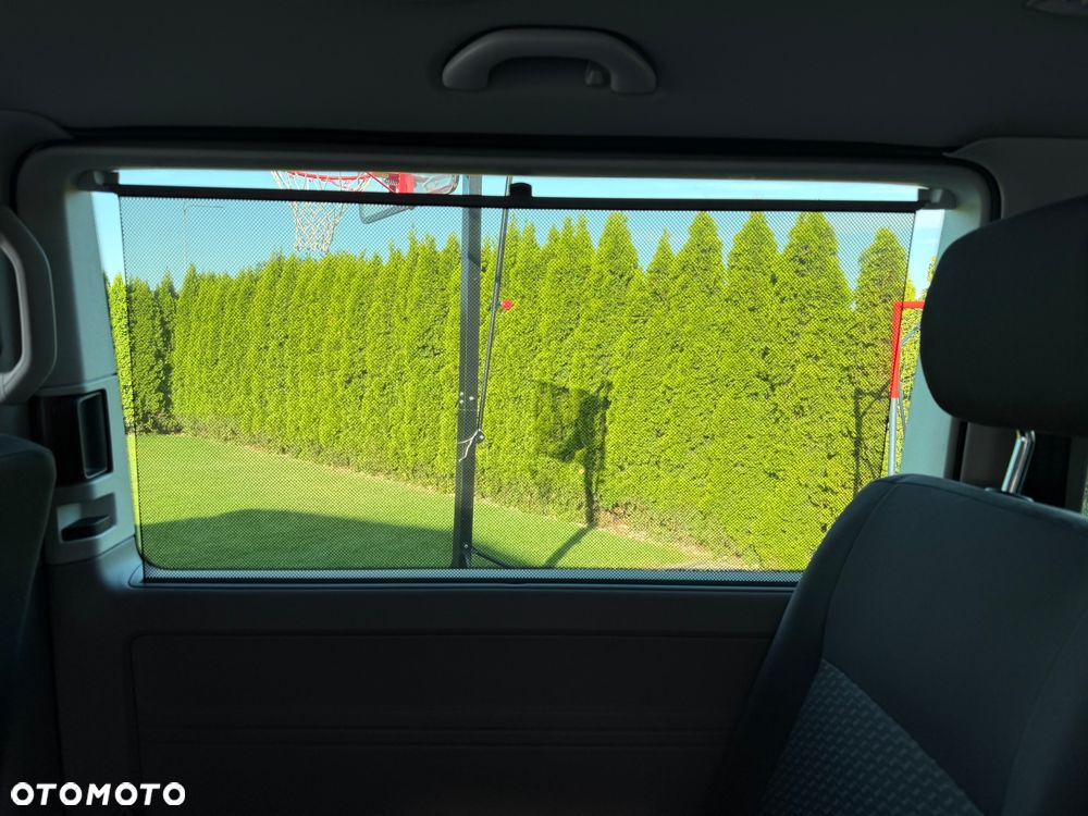 Volkswagen Caravelle - 21