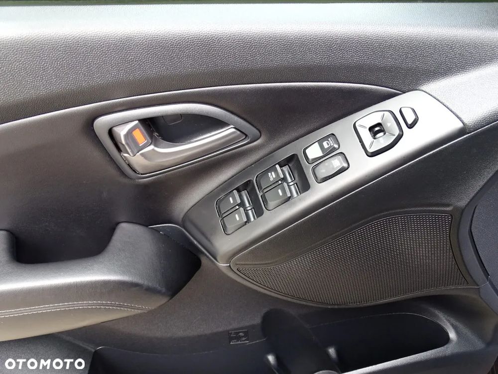 Hyundai ix35 1.6 2WD Fifa World Cup Edition - 10