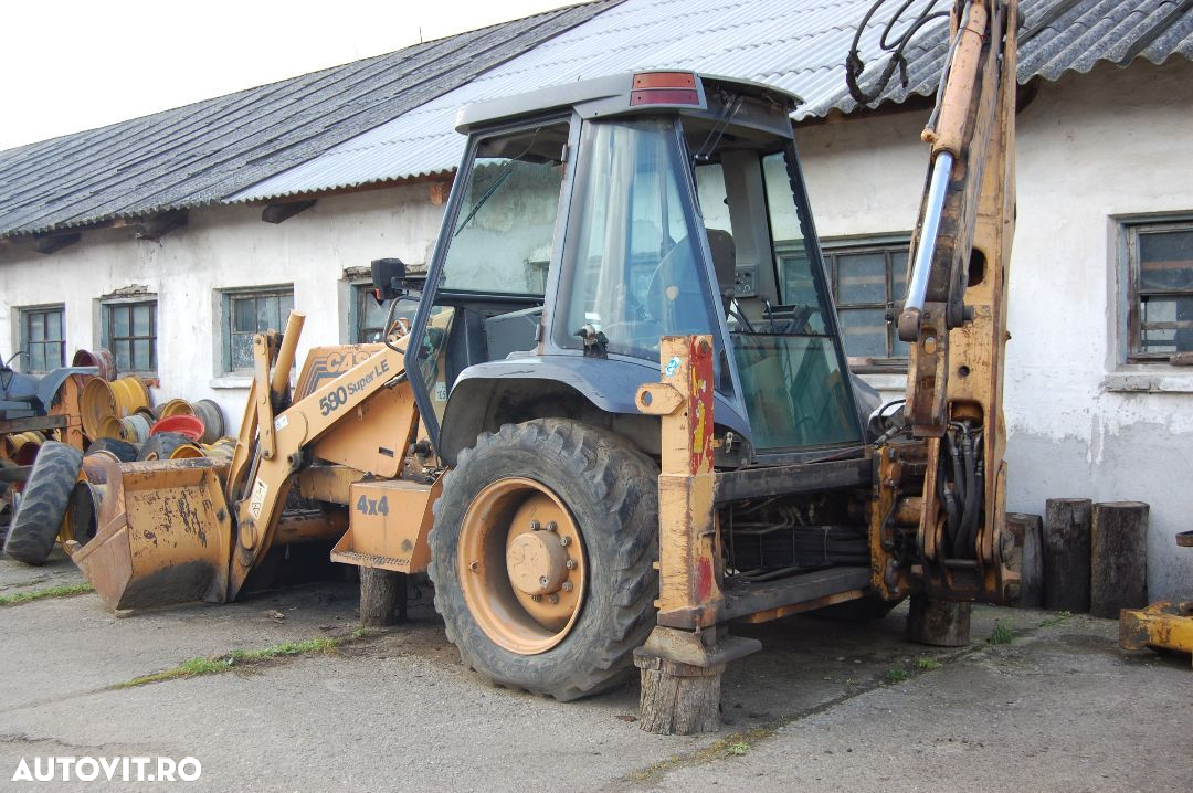 Dezmembrez CASE 580 SLE - 2