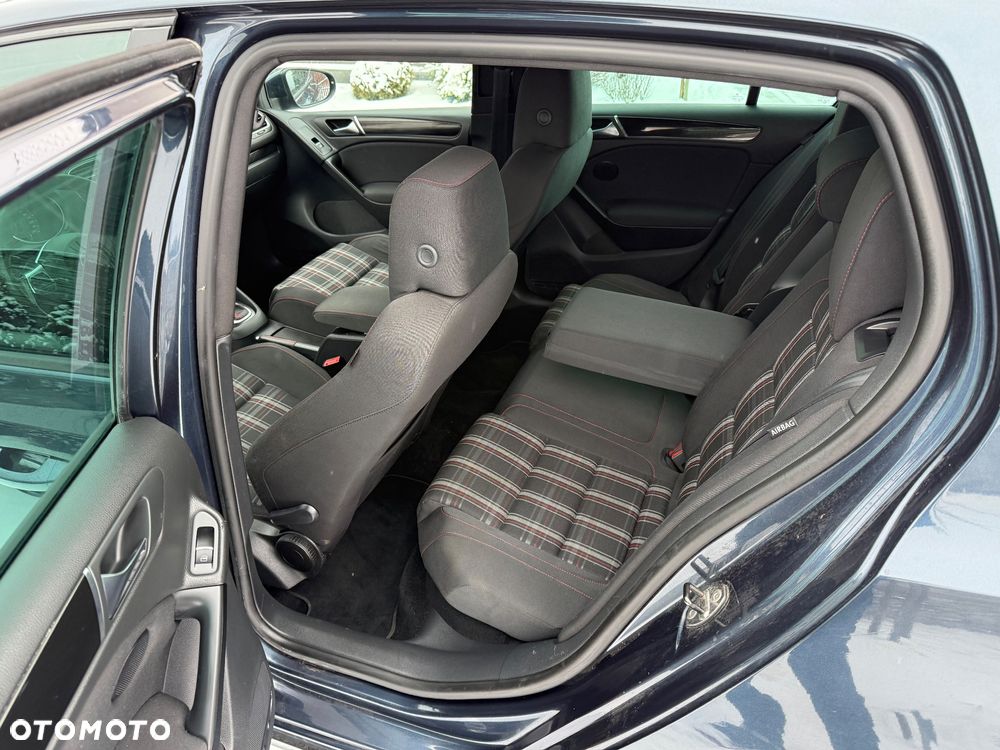 Volkswagen Golf 2.0 GTI DSG - 17
