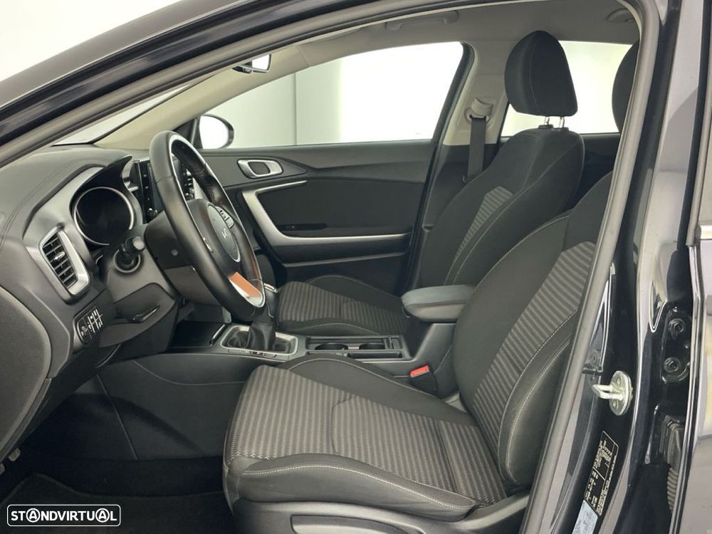 Kia XCeed 1.0 T-GDI Tech - 11