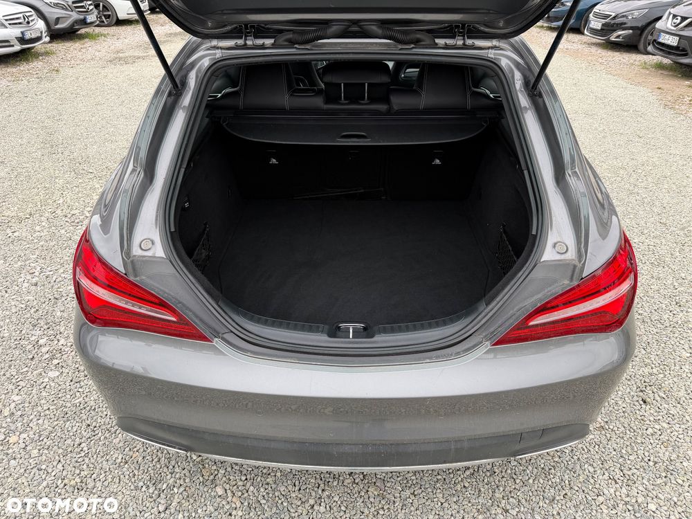 Mercedes-Benz CLA 180 Urban - 35