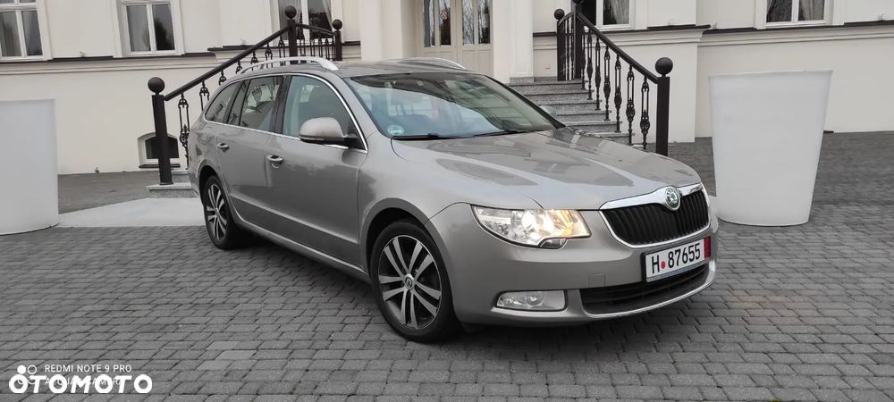 Skoda Superb 2.0 TDI Comfort DSG - 27