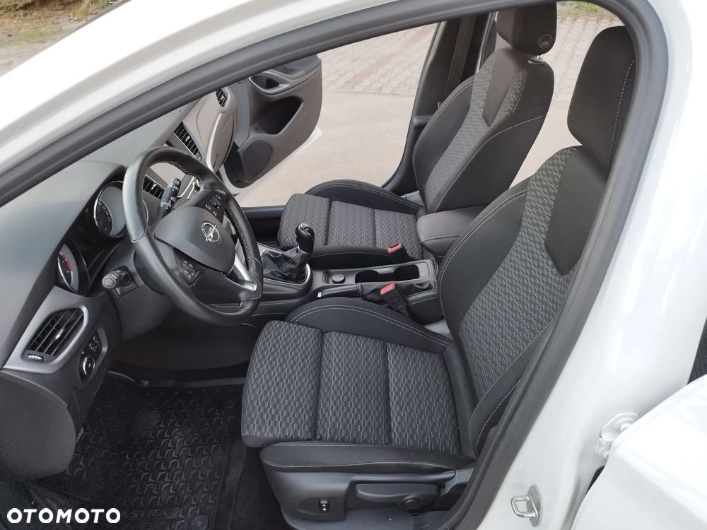 Opel Astra 1.4 Turbo Dynamic - 11