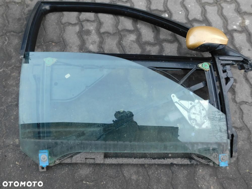 szyba prawa AUDI A3 8L 96-02 3d - 1