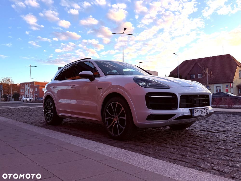 Porsche Cayenne E-Hybrid Platinum Edition - 3