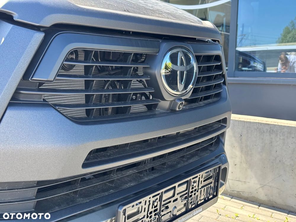 Toyota Hilux 2.8 D-4D Double Cab Invincible 4x4 - 8