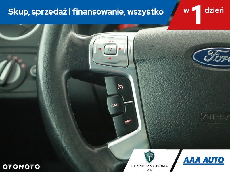 Ford S-Max - 17