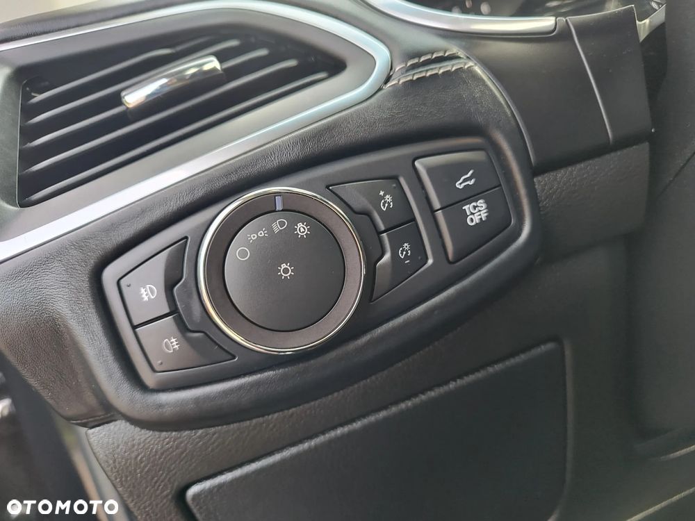 Ford Edge 2.0 EcoBlue Bi-Turbo 4x4 Vignale - 32