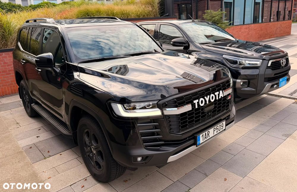 Toyota Land Cruiser - 1