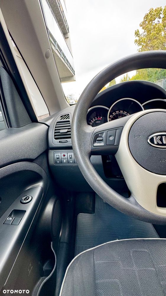 Kia Venga 1.6 M - 28