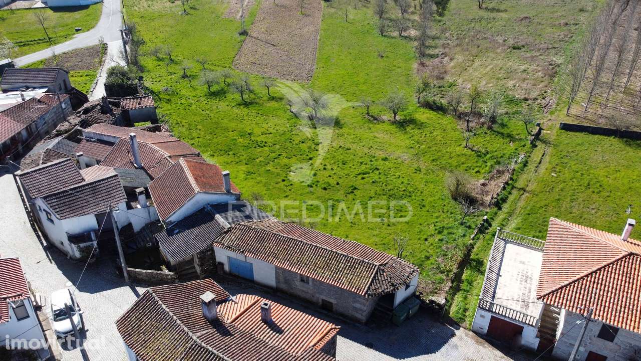 Casas em rio de moinhos com terreno para recuperar - Grande imagem: 2/4