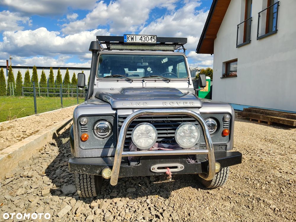 Land Rover Defender - 2