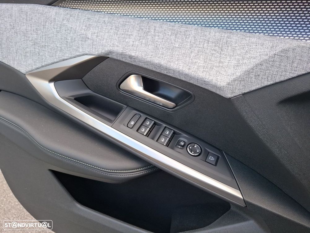 Peugeot 5008 1.2 Hybrid GT e-DCS6 - 28