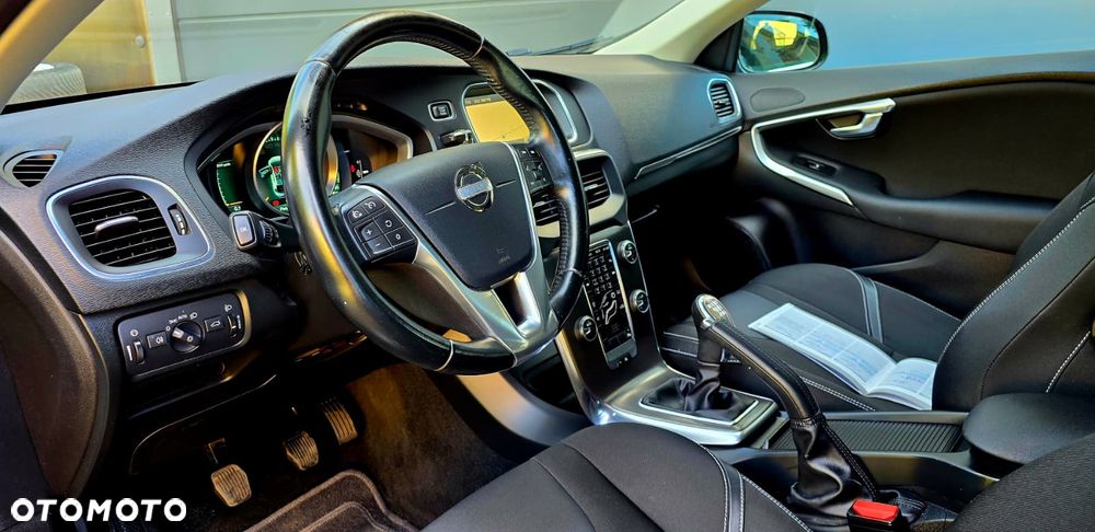 Volvo V40 D2 Momentum - 28
