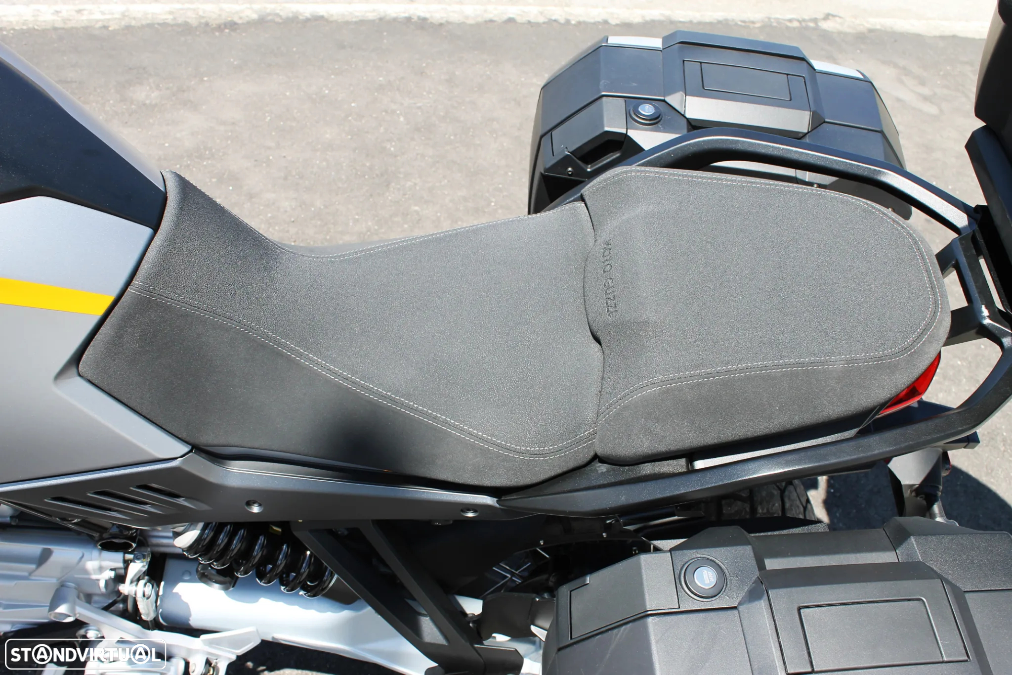 Moto Guzzi Stelvio 1000 - 33