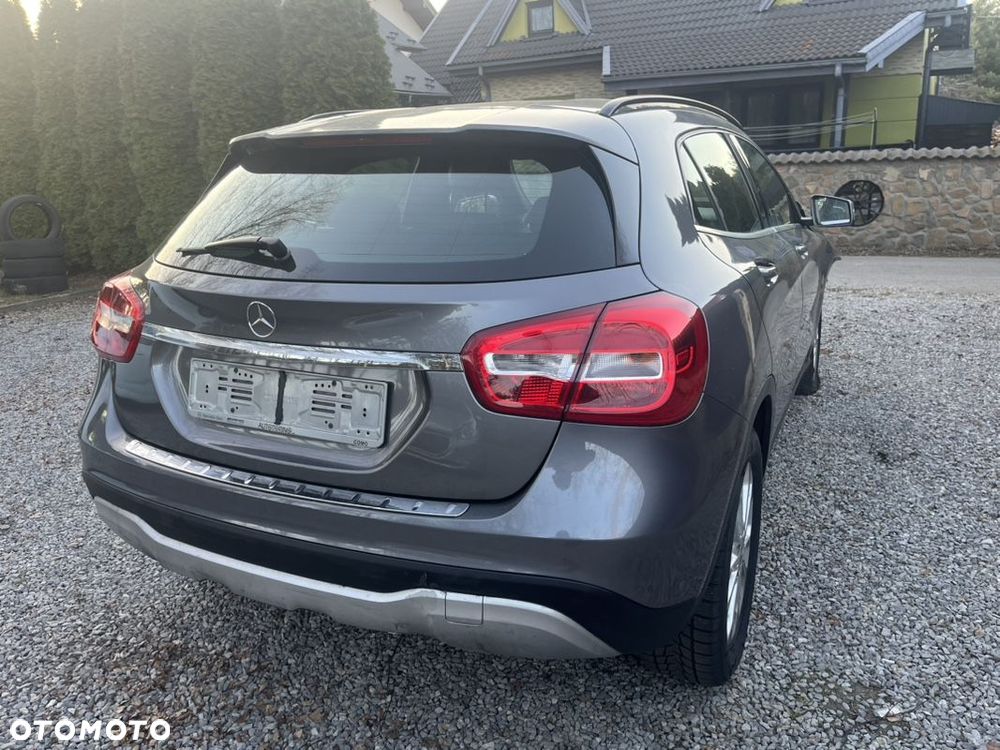 Mercedes-Benz GLA 180 (CDI) d 7G-DCT - 3