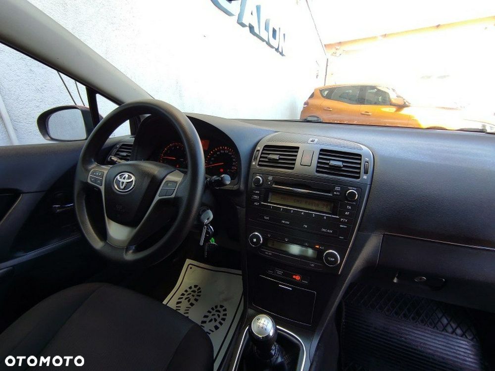 Toyota Avensis - 11