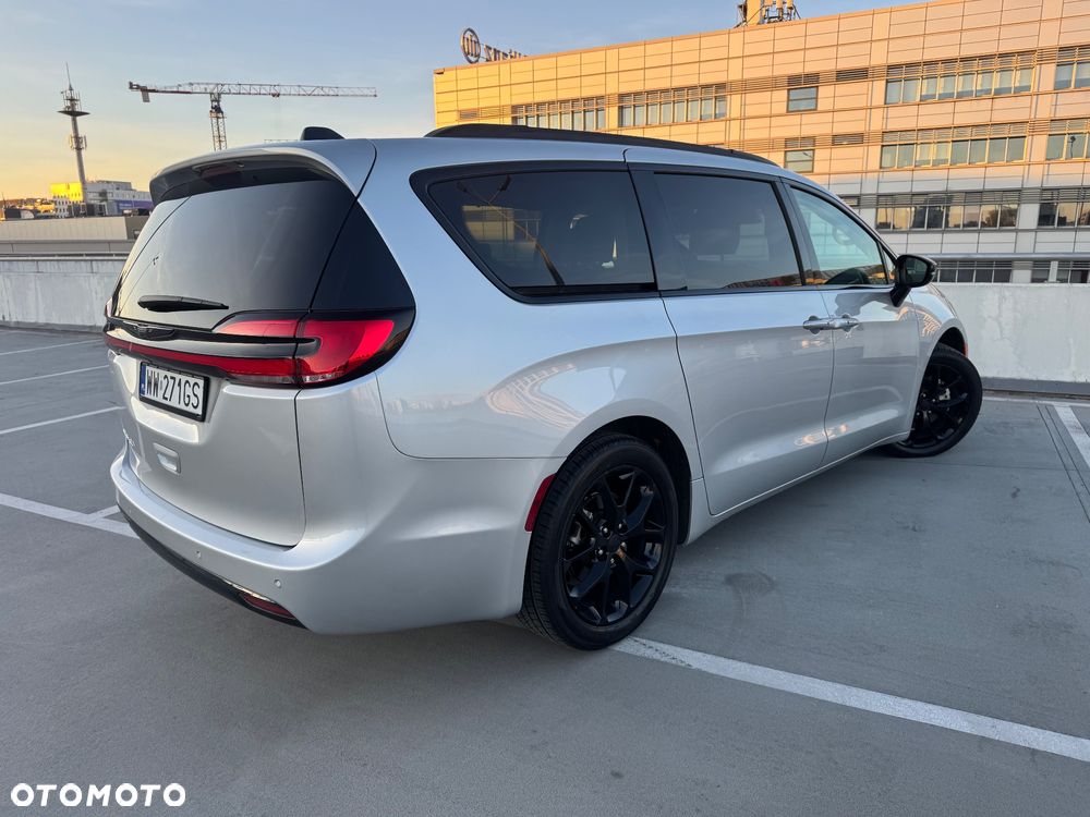 Chrysler Pacifica - 8