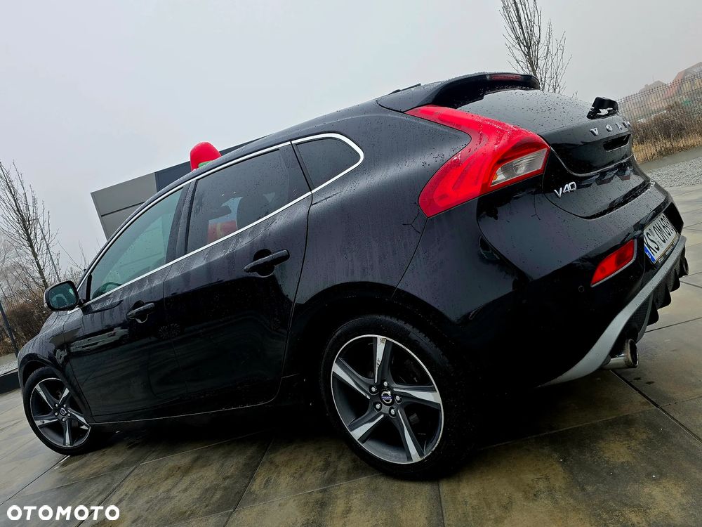 Volvo V40 D2 R Design - 12