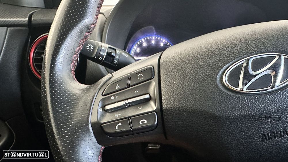 Hyundai Kauai 1.0 T-GDi Pele/Tecido Vermelho - 19