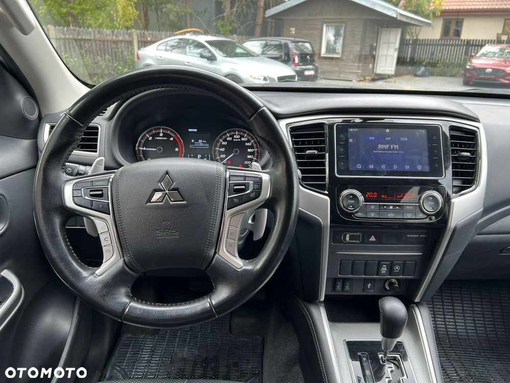 Mitsubishi L200 2.2 d DC Instyle Plus - 23