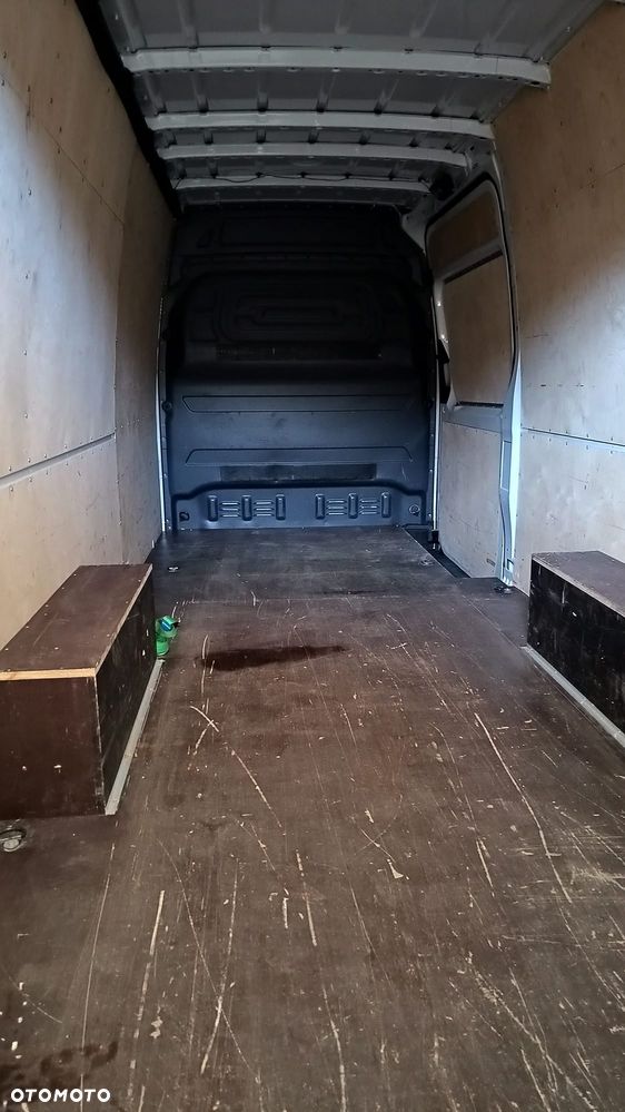 Mercedes-Benz Sprinter - 15