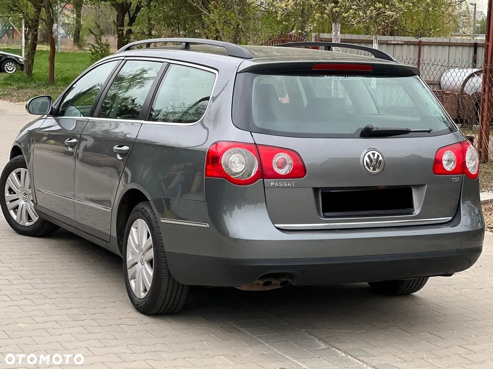 Volkswagen Passat 1.9 TDI Comfortline - 2