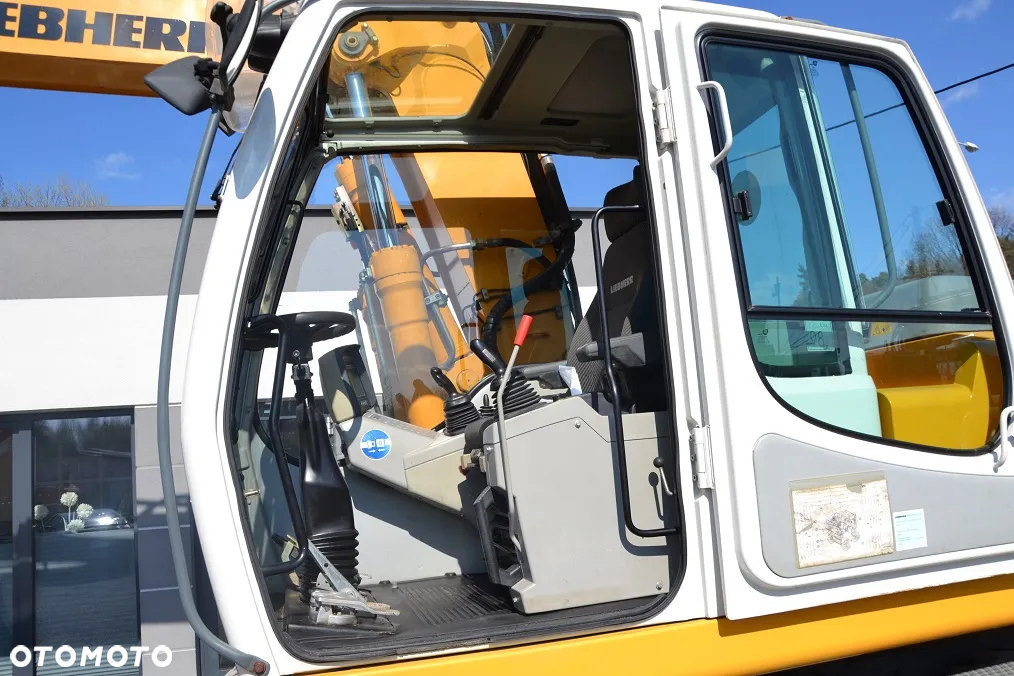 Liebherr A900 C - 21