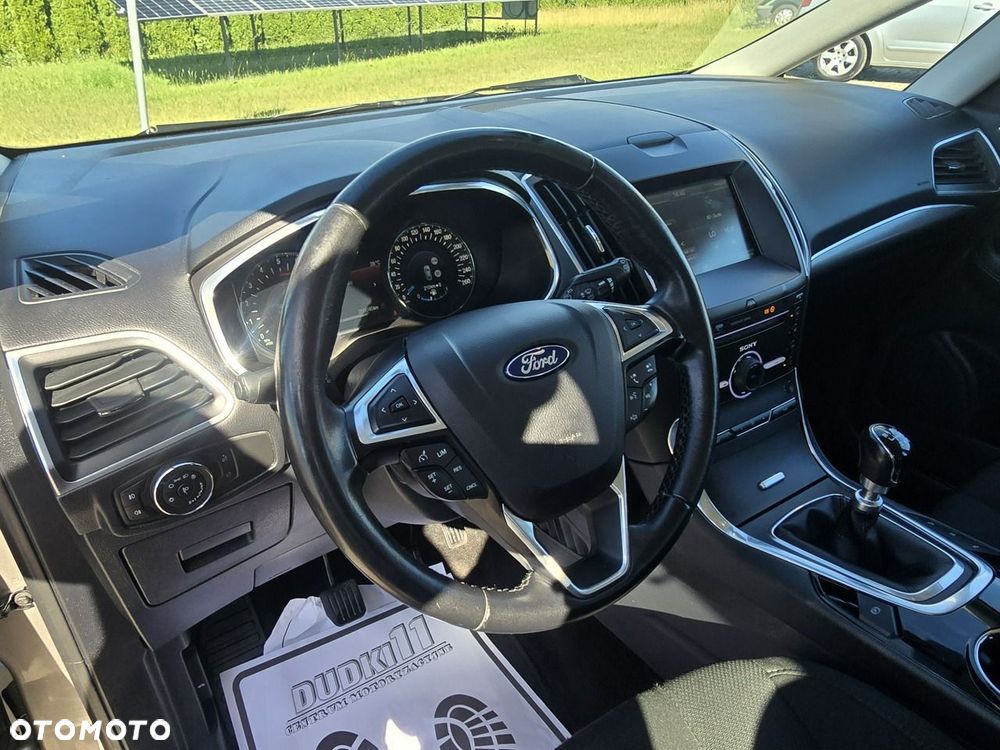 Ford S-Max - 14