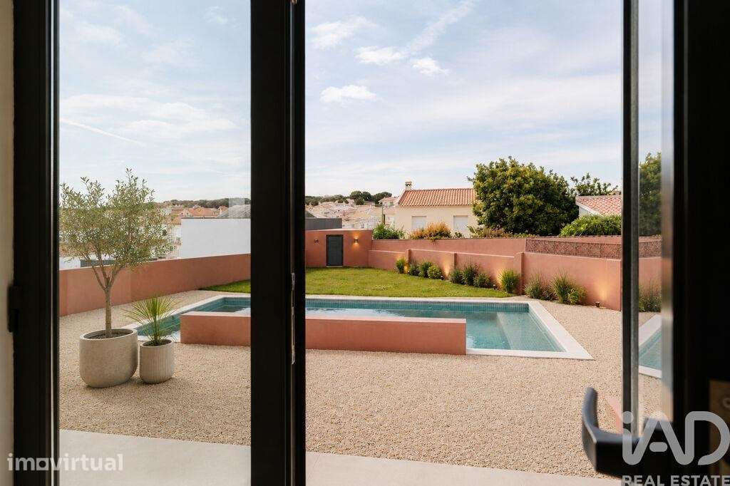 Casa / Villa T5 em Charneca de Caparica e Sobreda de 275 m2 - Grande imagem: 4/40