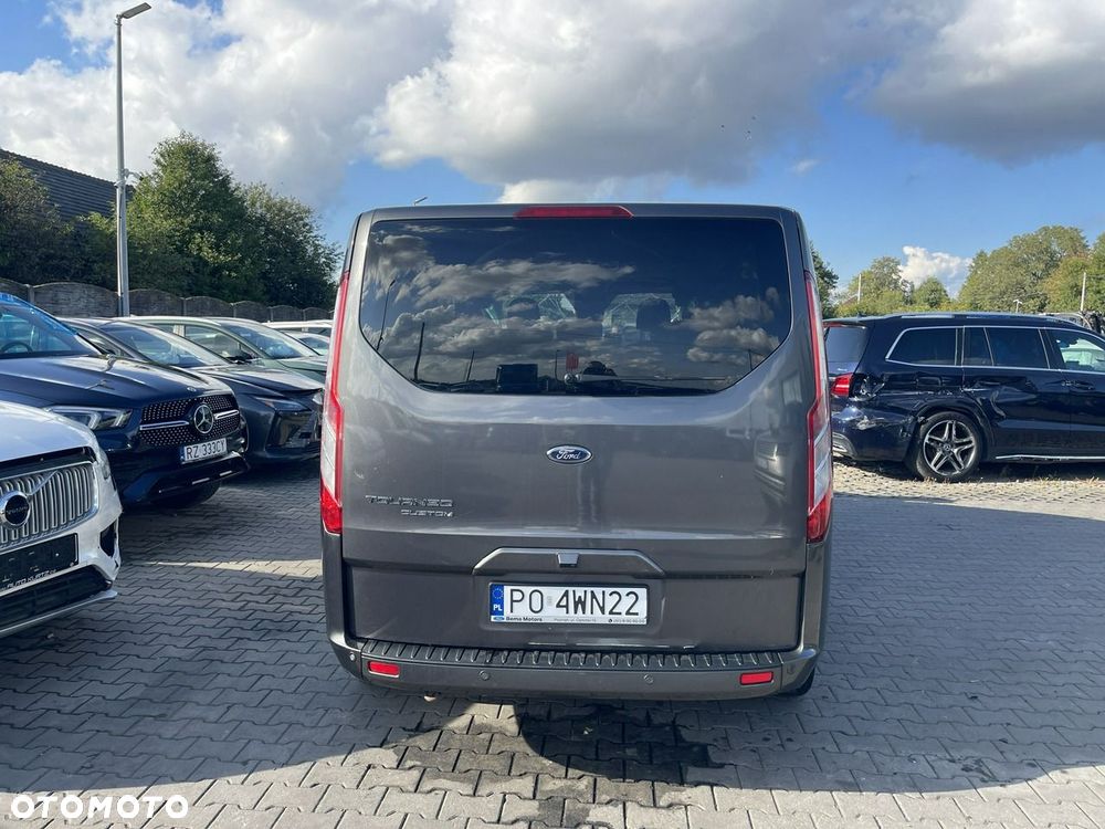 Ford Tourneo Custom 320 L2H1 VA Autm Titanium - 3
