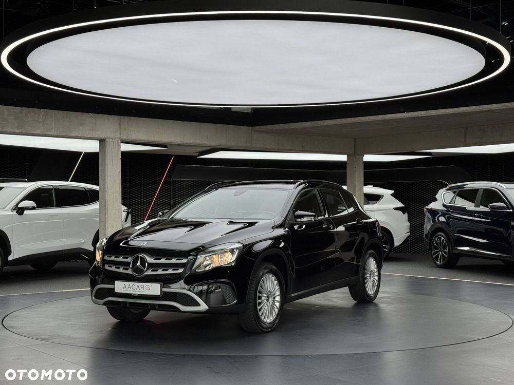 Mercedes-Benz GLA 180 7G-DCT - 2