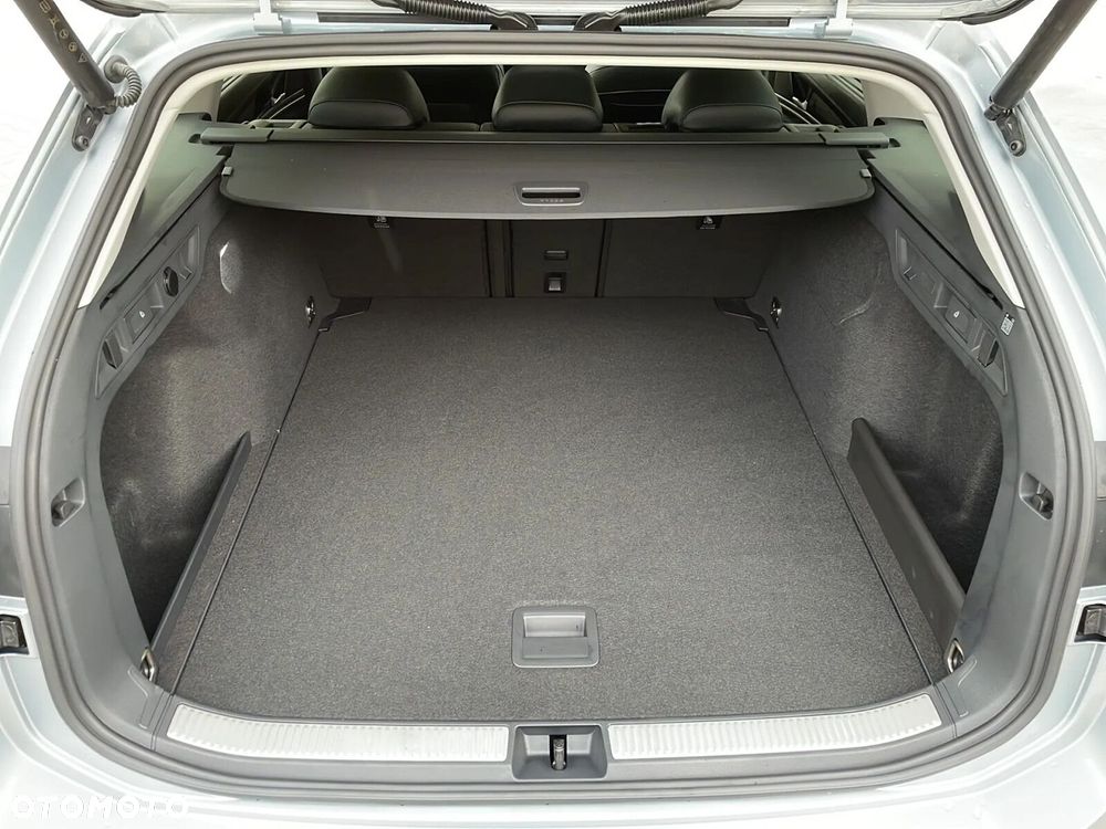 Volkswagen Passat Variant - 28