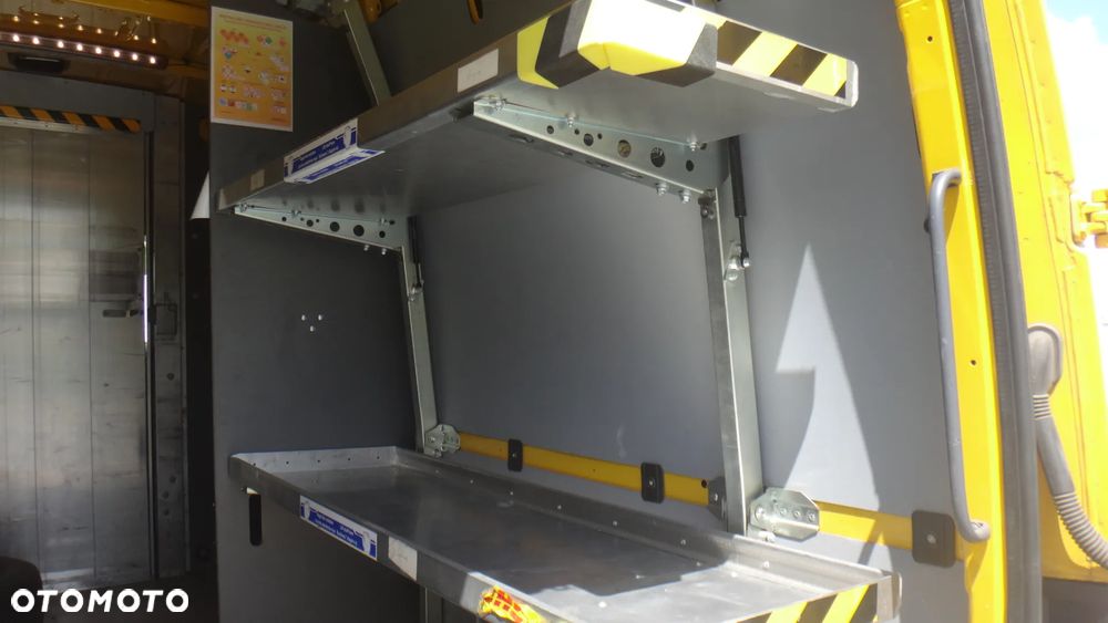 Mercedes-Benz SPRINTER - 10