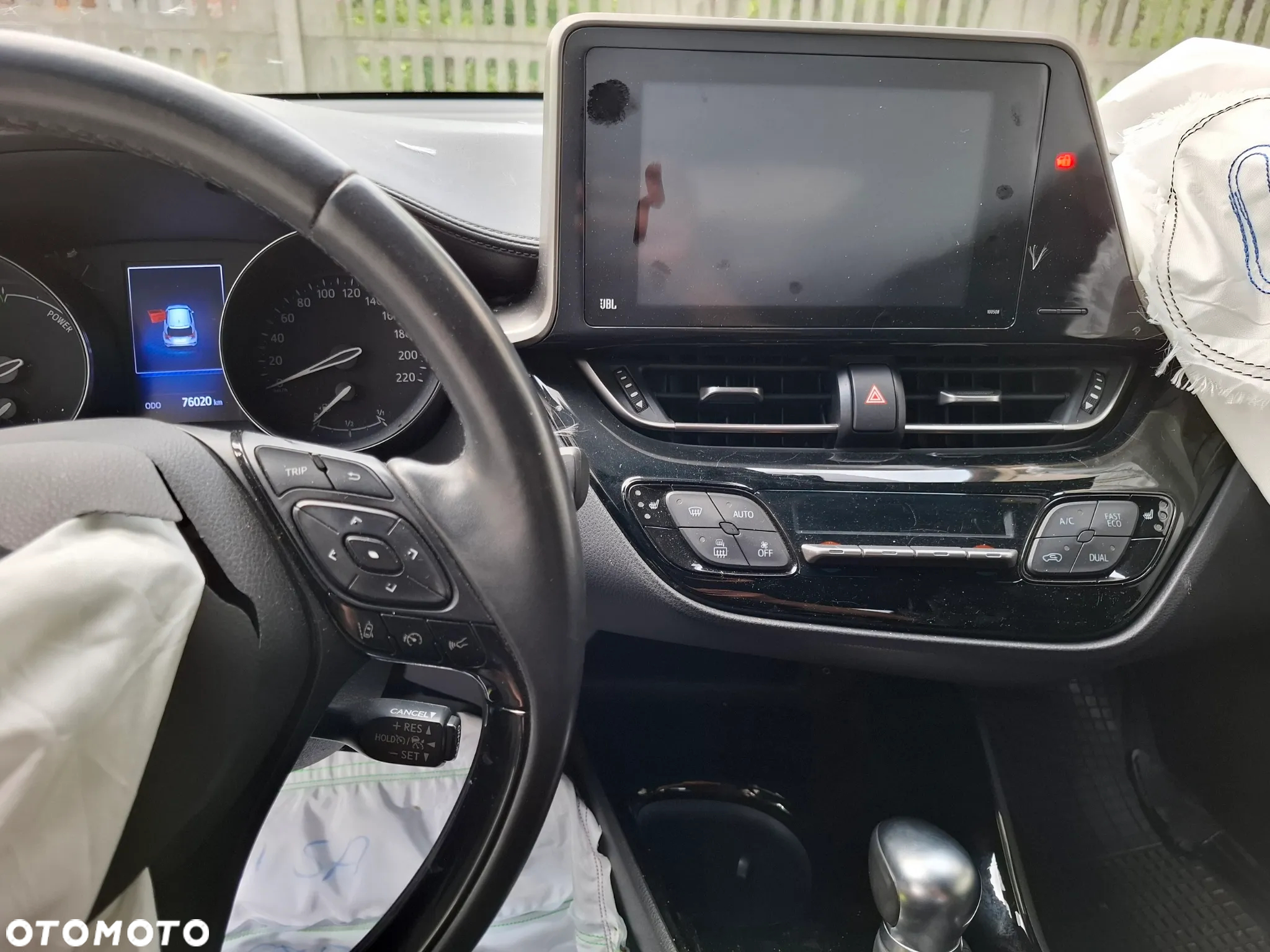 Toyota C-HR 1.8 Hybrid Neon Lime powered by JBL - 19