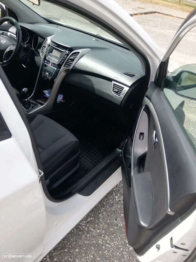 Hyundai i30 CW 1.6 CRDi STyle - 8