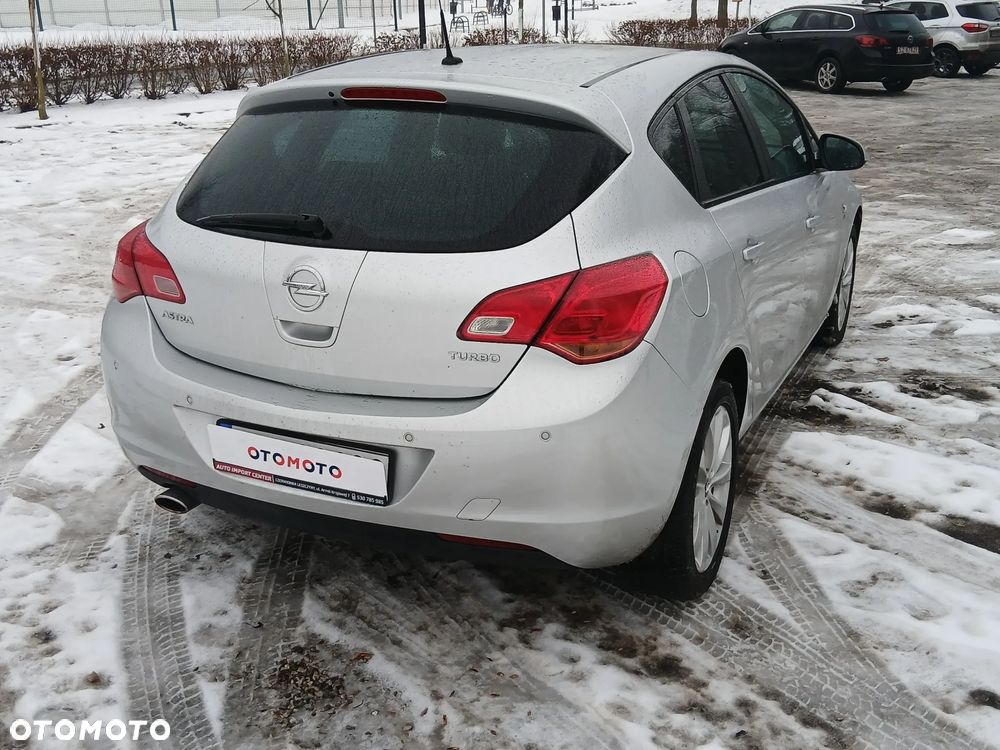 Opel Astra 1.4 Turbo 150 Jahre - 18