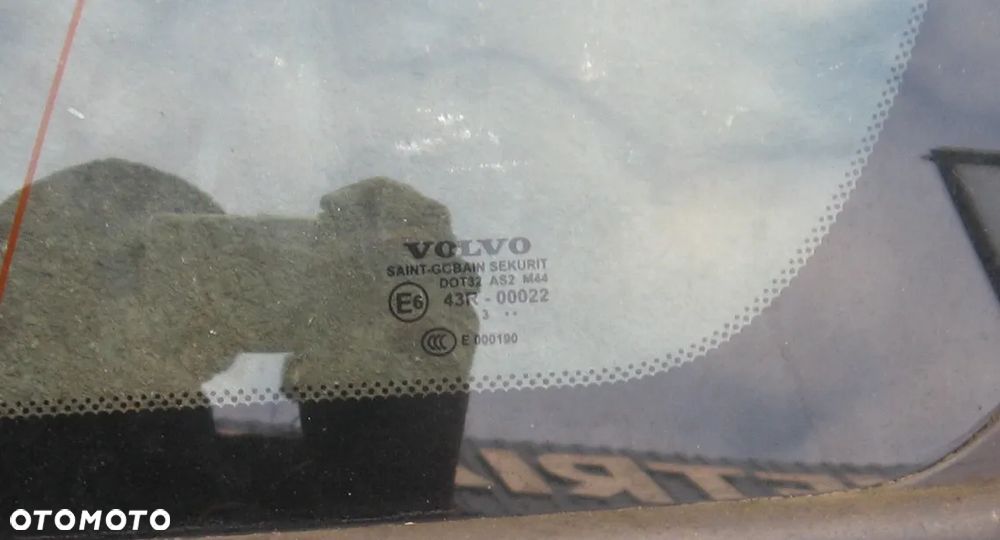szyba tył lewa prawa karoseryjna VOLVO V50 - 2