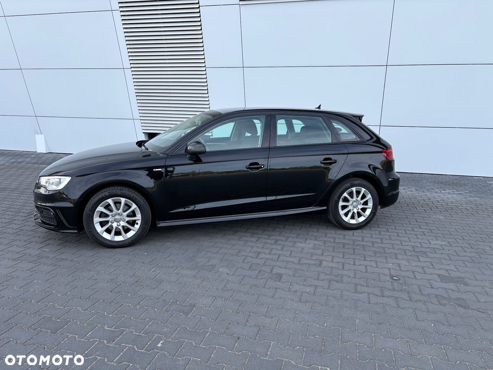 Audi A3 Sportback 1.6 TDI (clean diesel) S line Sportpaket - 12