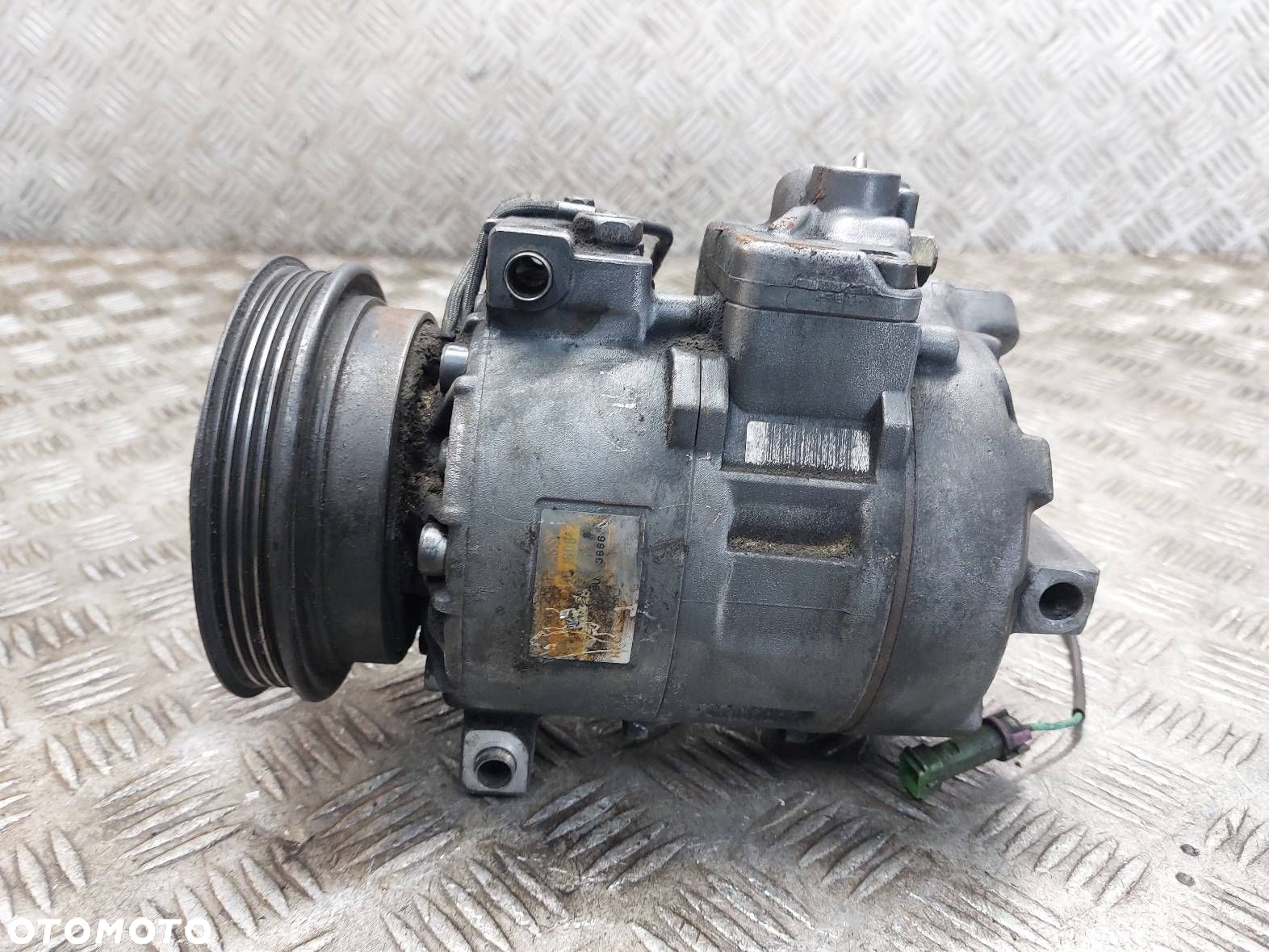 SPRĘŻARKA KOMPRESOR KLIMATYZACJI PASSAT B5 1.9 TDI 8D0260808 - 4