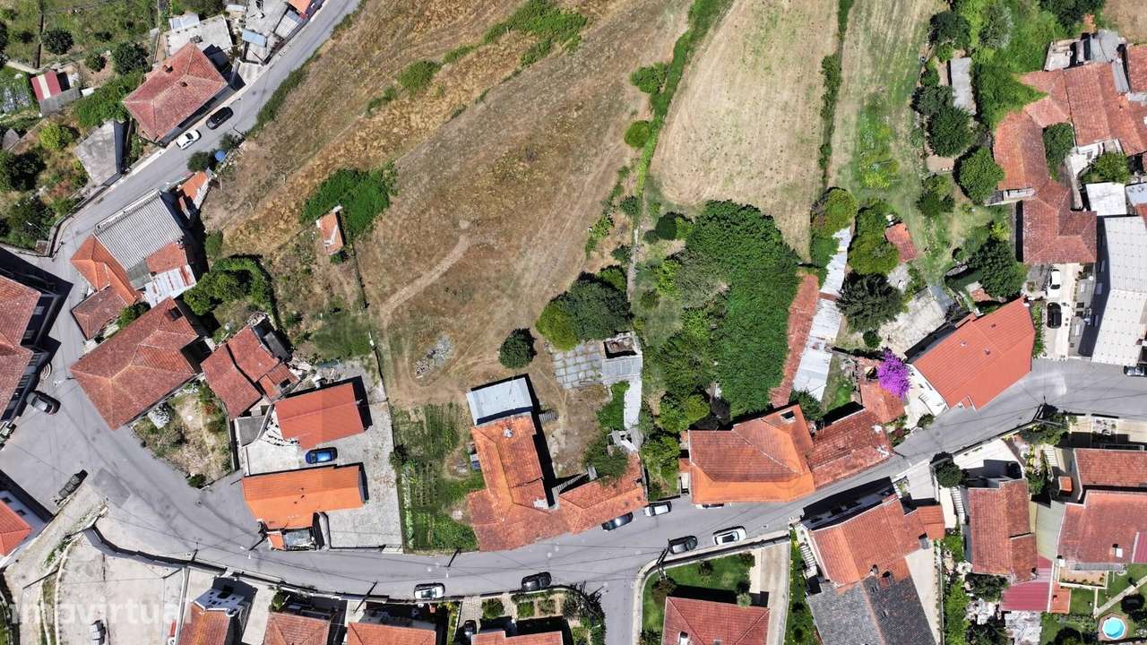 Moradia T3 para restauro com terreno em Zebreiros, Gondomar - Grande imagem: 4/25
