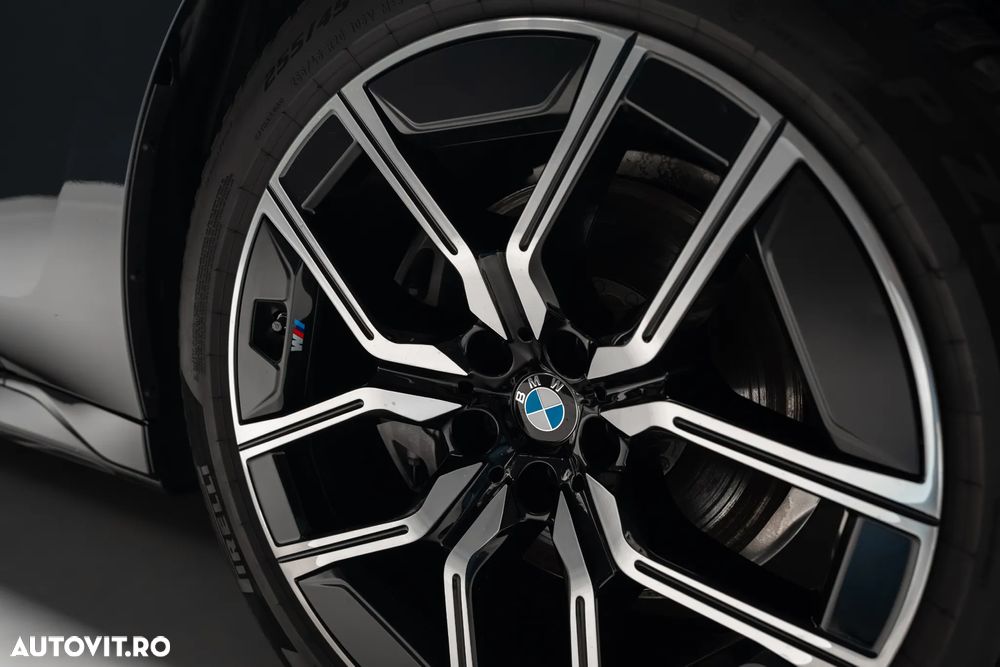 BMW Seria 7 740d xDrive MHEV - 29